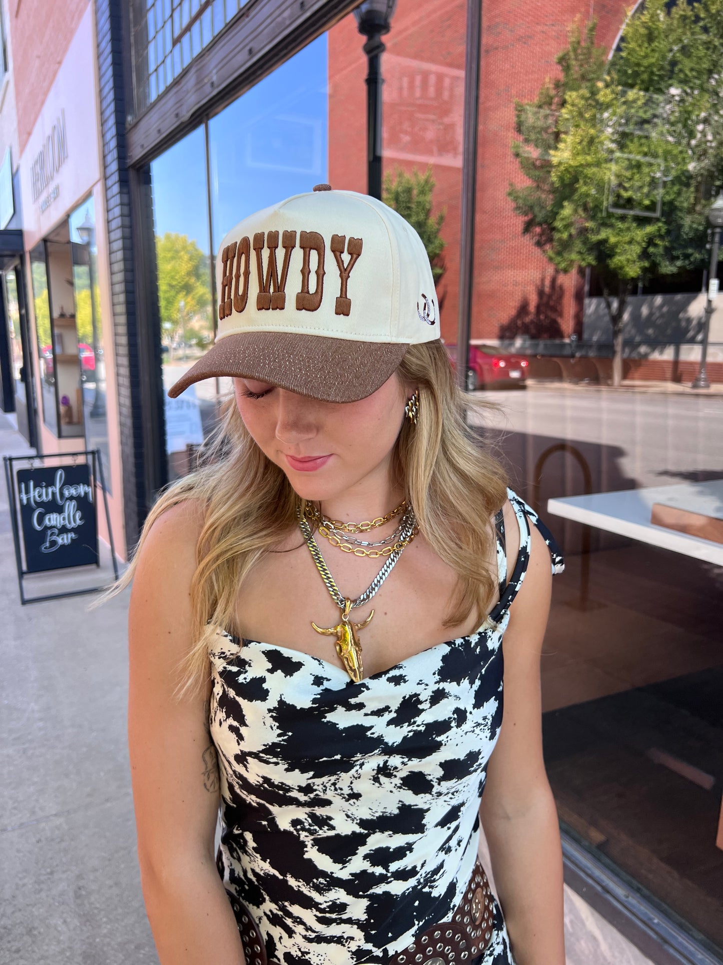 HOWDY Vintage Trucker Hat
